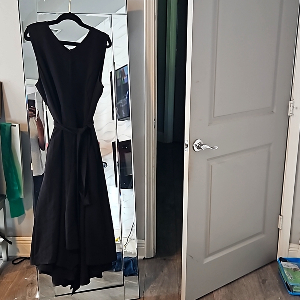 Sleeveless Dress with pockets